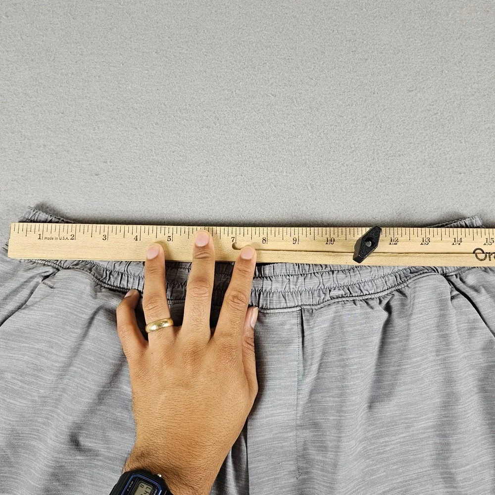Lululemon Pace Breaker Shorts Linerless Mens Extra Large Gray 9